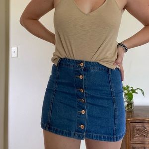 buttoned denim mini skirt!